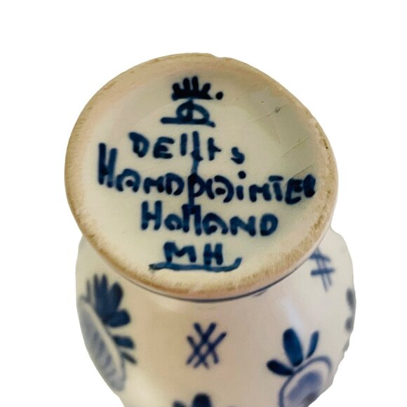 Delft's Handpainted Holland MH Ceramic Egg Cup - Picture 5 of 7